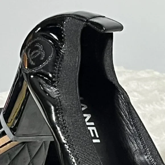 CHANEL Black Patent Leather CC Scrunch Block Heel Pumps EU Size 36, US Size 6 - Picture 10 of 15